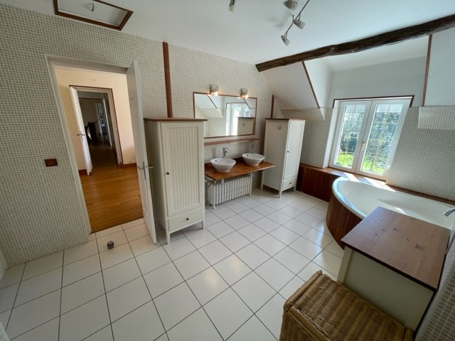 
                                                Vente
                                                 LONGERE 170M² + DEPENDANCE 75M²
