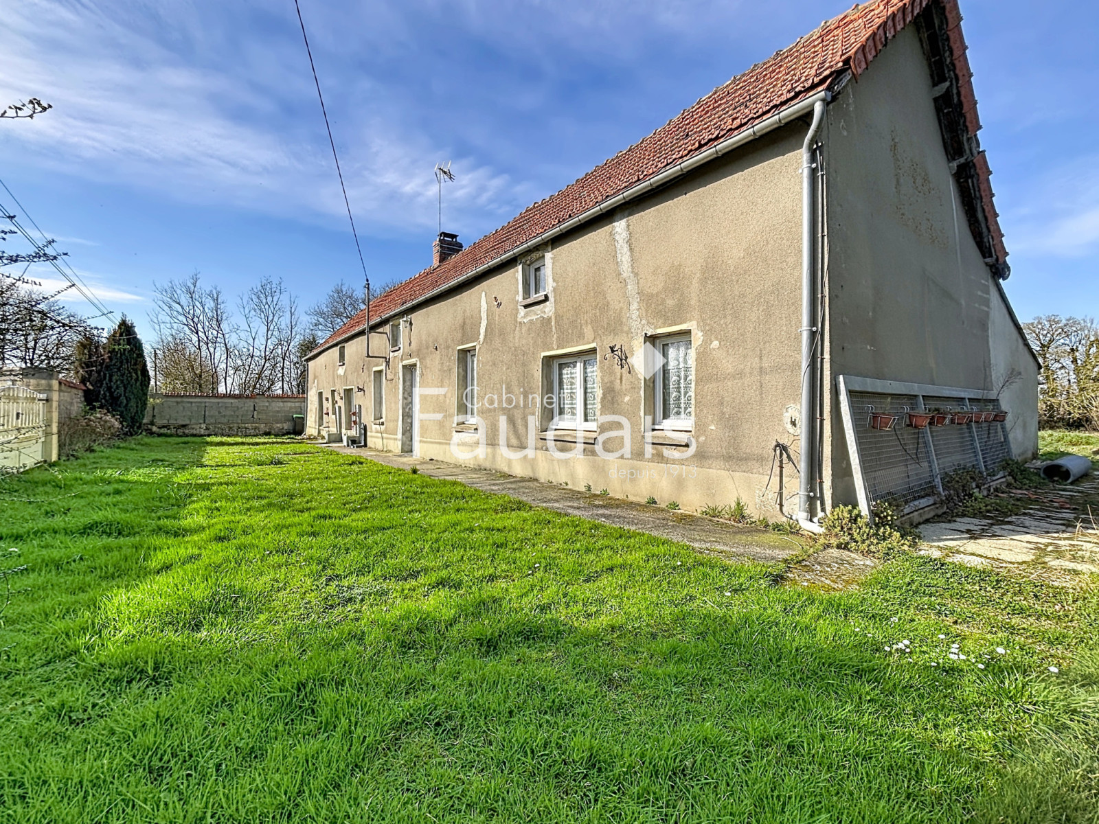 
                                                Vente
                                                 Longère à rénover - Proche Saint-Lô et gare de Lison