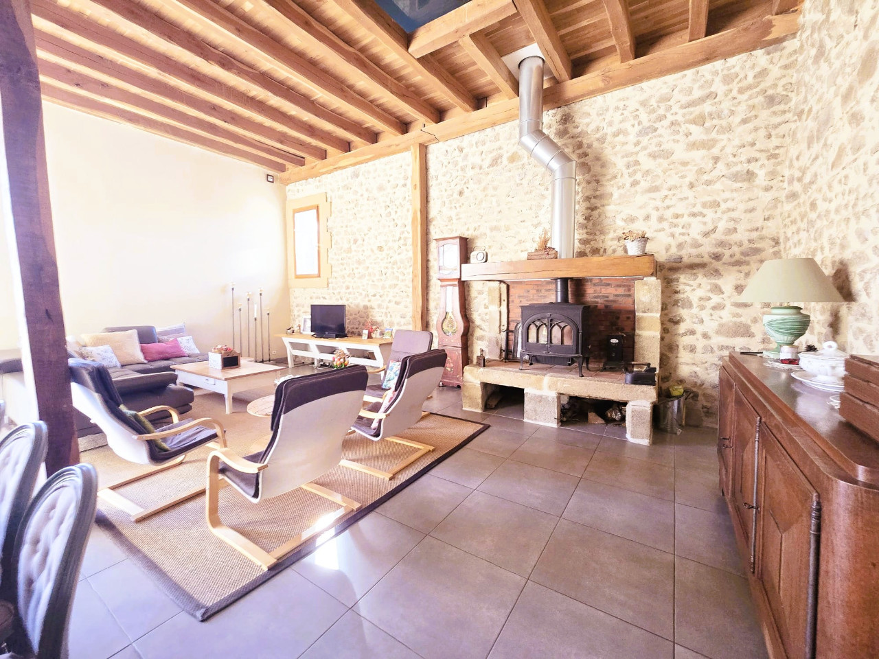 
                                                Vente
                                                 Maison de caractère (Longère bourbonnaise rénovée)