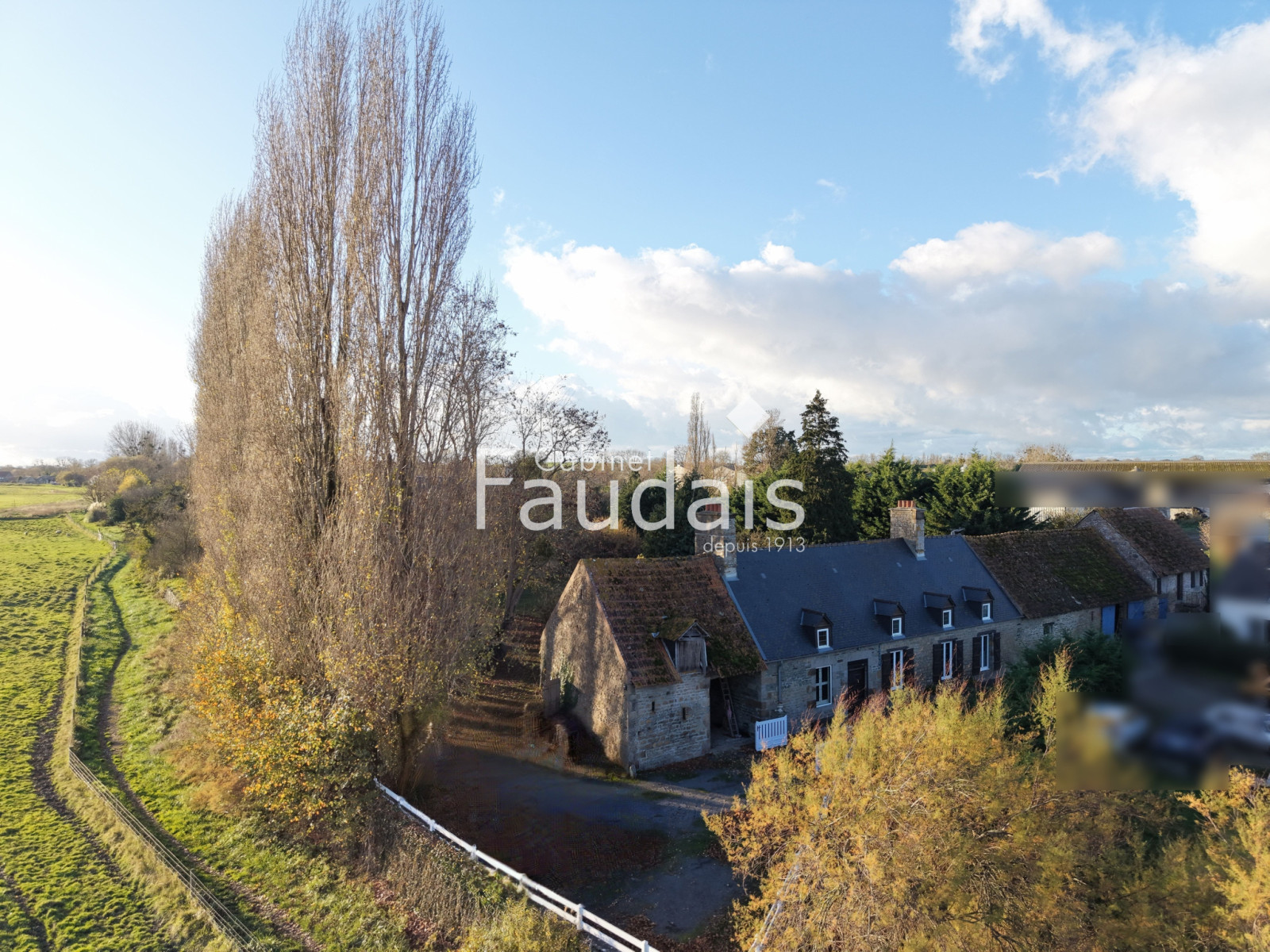 
                                                Vente
                                                 Longère + dépendance entre Avranches et le Mont-Saint-Michel