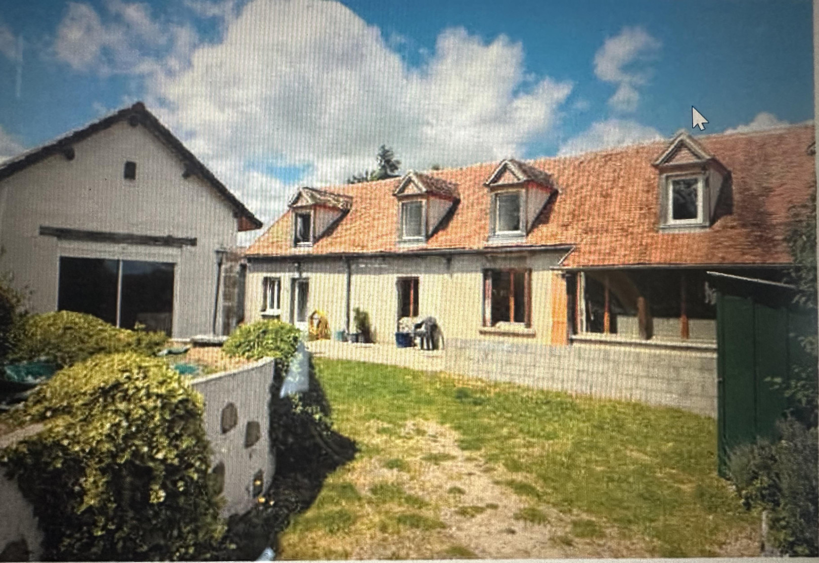 
                                                Vente
                                                 LONGÈRE EN PIERRE – 4 CHAMBRES – DÉPENDANCES