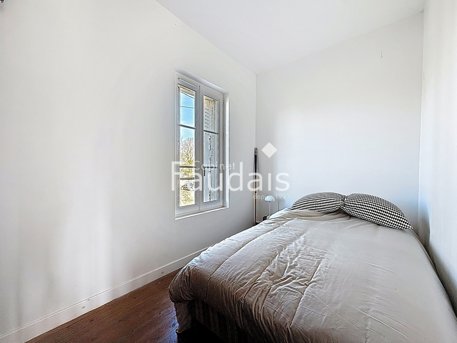 
                                                Vente
                                                 Longère en pierre SAINT-LO 