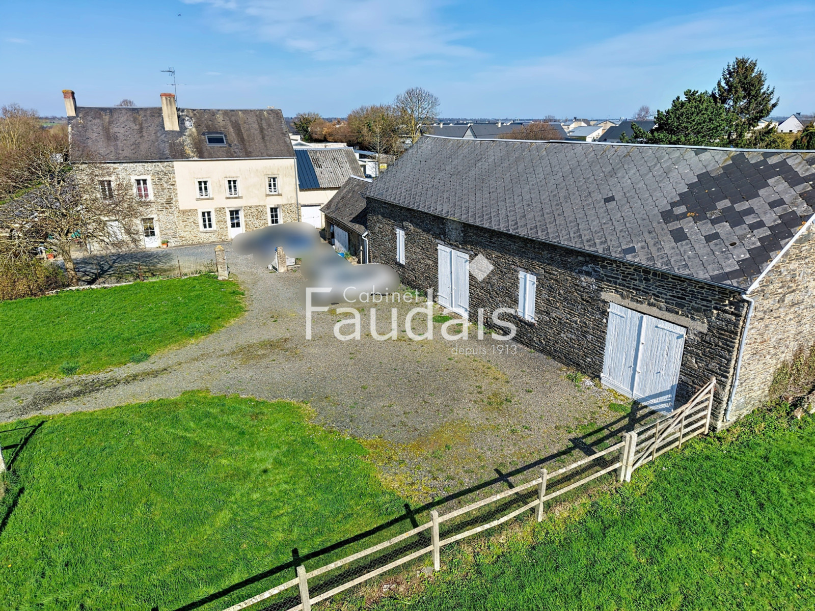 
                                                Vente
                                                 Longère en pierre SAINT-LO 