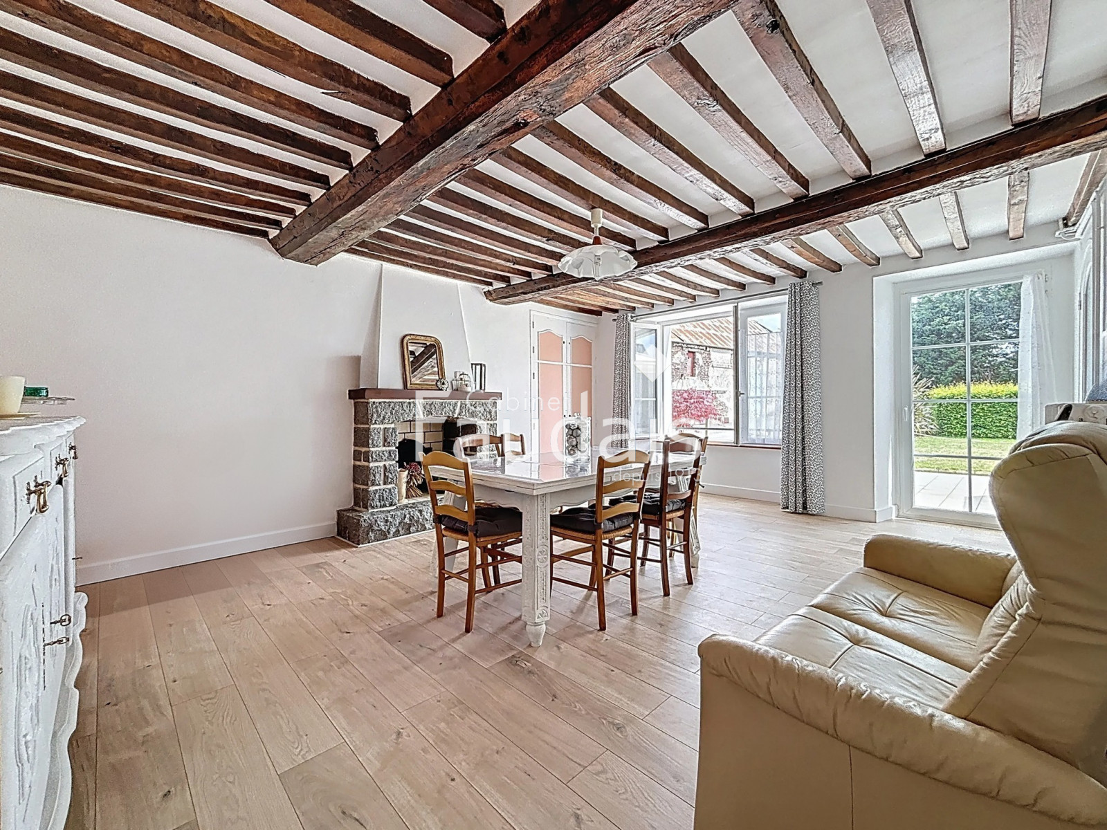 
                                                Vente
                                                 LONGERE RENOVEE CONDE SUR VIRE - 10 MIN DE ST LO