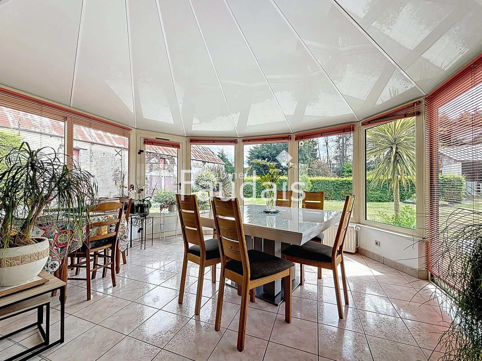 
                                                Vente
                                                 LONGERE RENOVEE CONDE SUR VIRE - 10 MIN DE ST LO