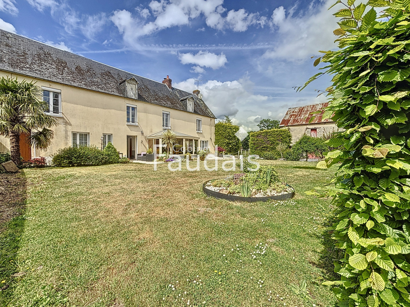 
                                                Vente
                                                 LONGERE RENOVEE CONDE SUR VIRE - 10 MIN DE ST LO