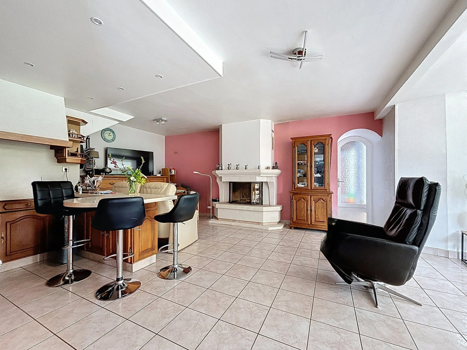 
                                                Vente
                                                 LONGERE RENOVEE CONDE SUR VIRE - 10 MIN DE ST LO