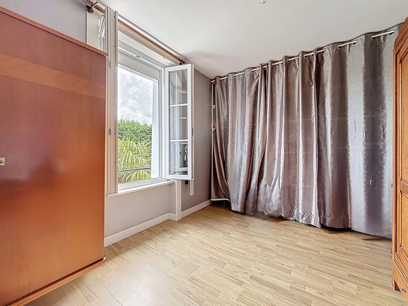 
                                                Vente
                                                 LONGERE RENOVEE CONDE SUR VIRE - 10 MIN DE ST LO