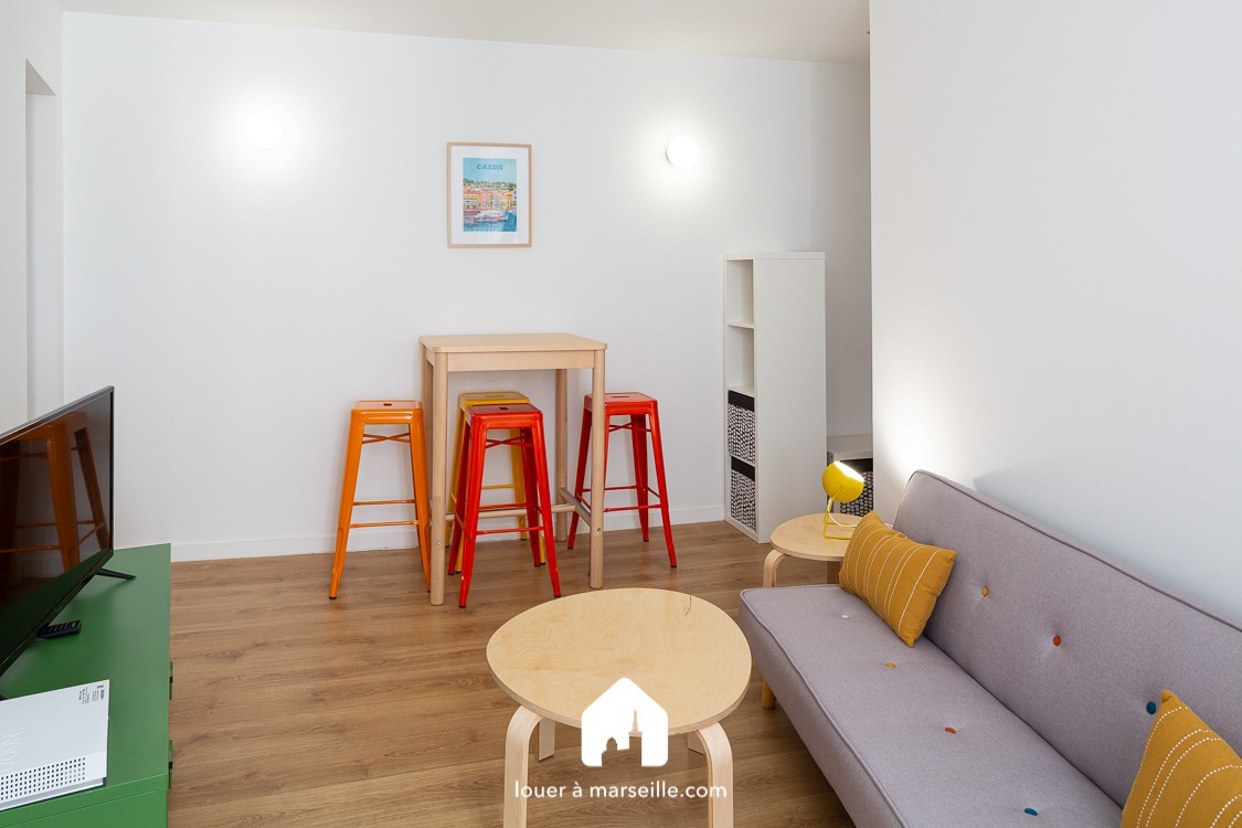 
                                                Location
                                                 Lorette