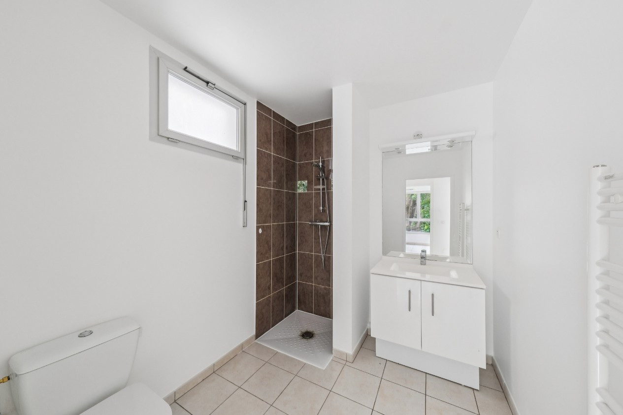 
                                                Vente
                                                 Lot 02 St Denis