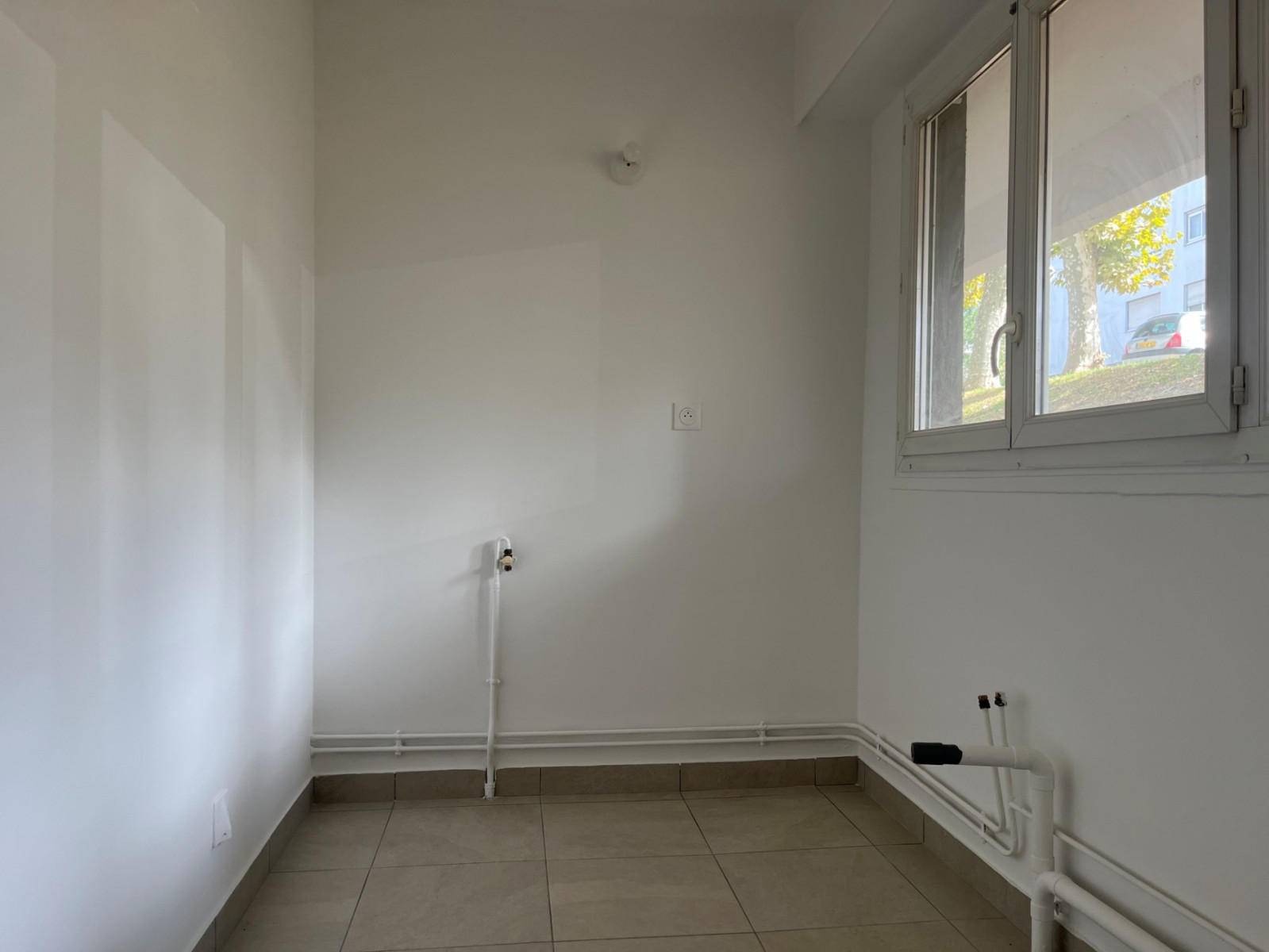 
                                                Vente
                                                 lot 101 Noisy-le-Grand