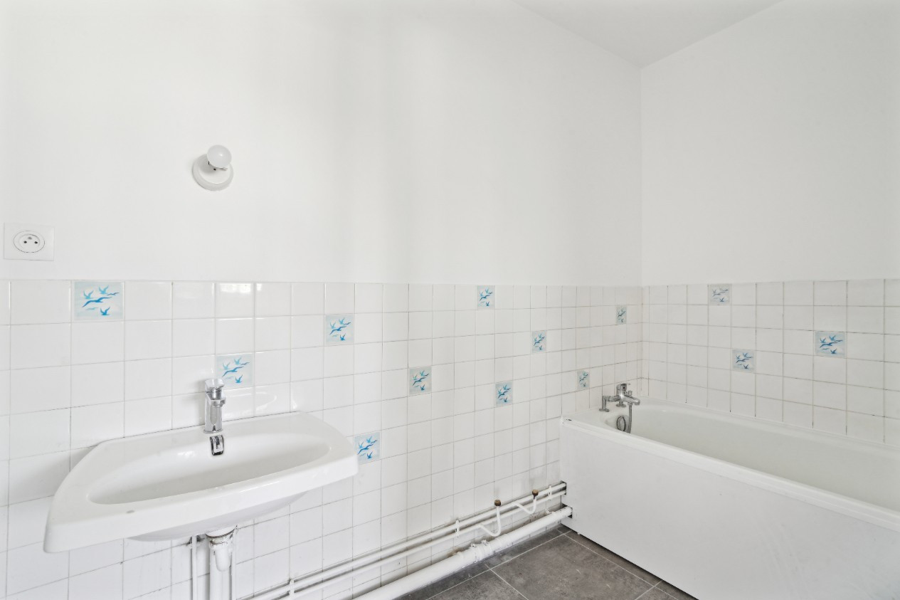 
                                                Vente
                                                 lot 135 Noisy-le-Grand