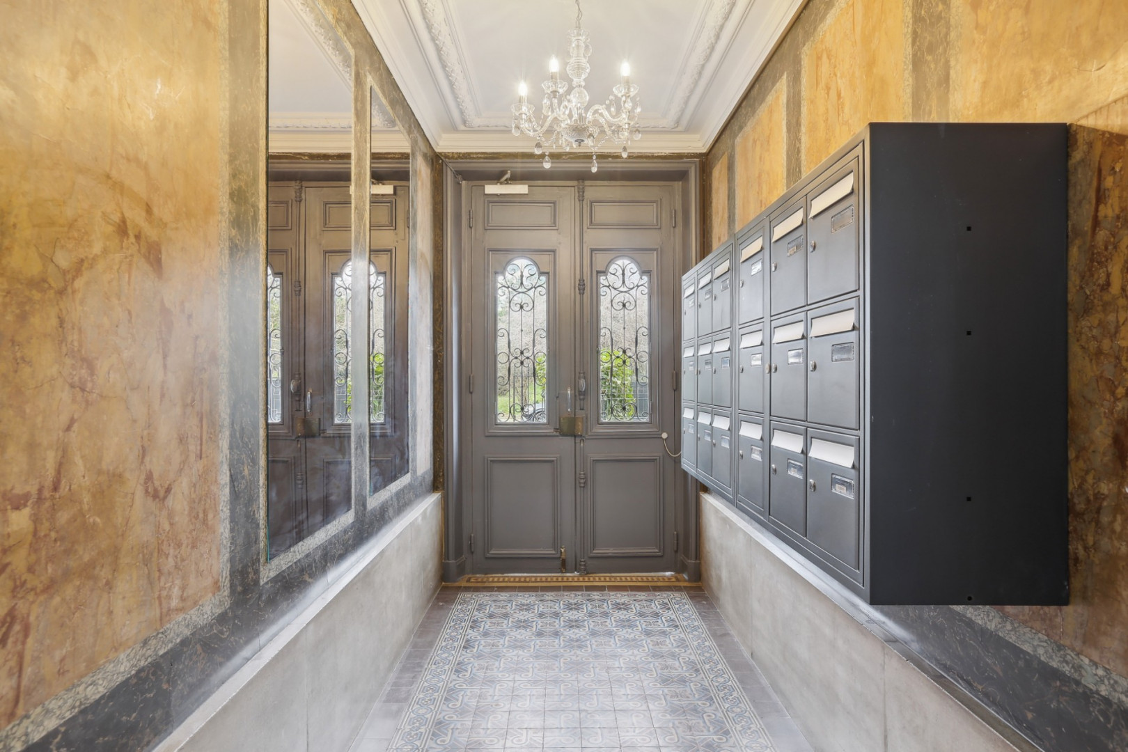 
                                                Vente
                                                 LOT 17&20