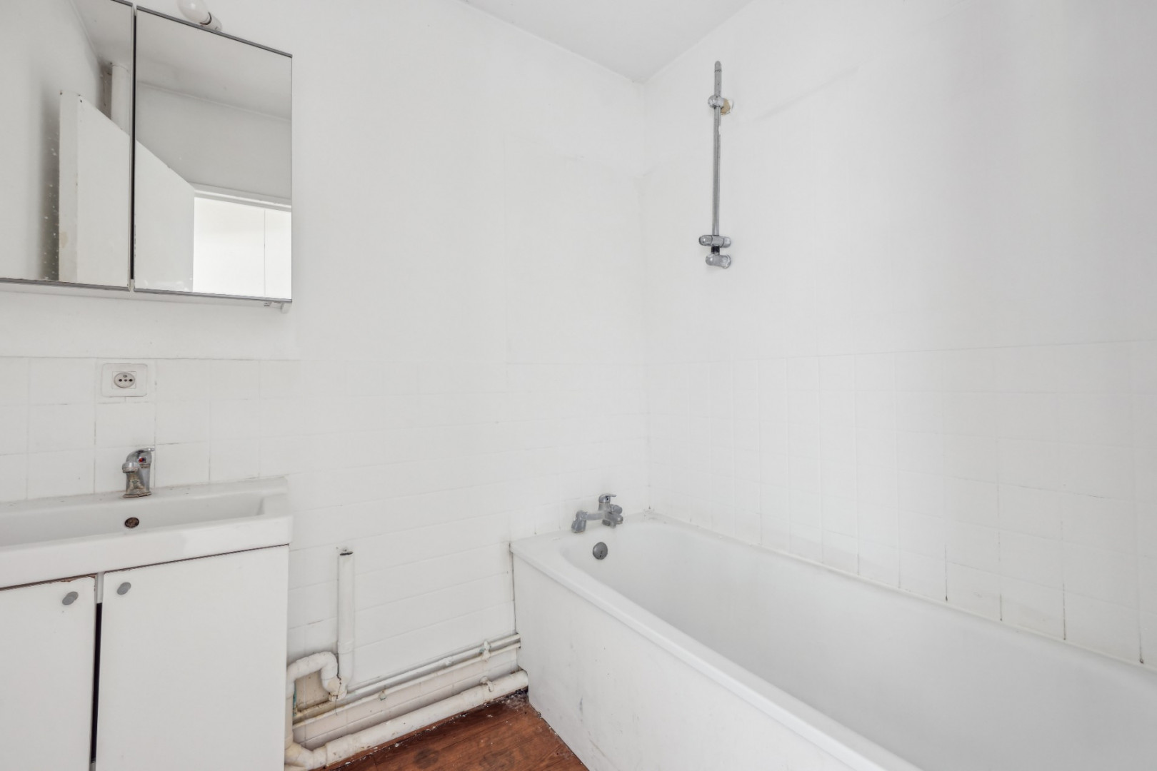 
                                                Vente
                                                 lot 202 Noisy-le-Grand
