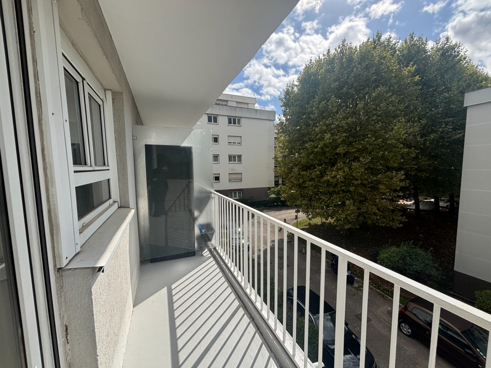 
                                                Vente
                                                 lot 210 Noisy-le-Grand