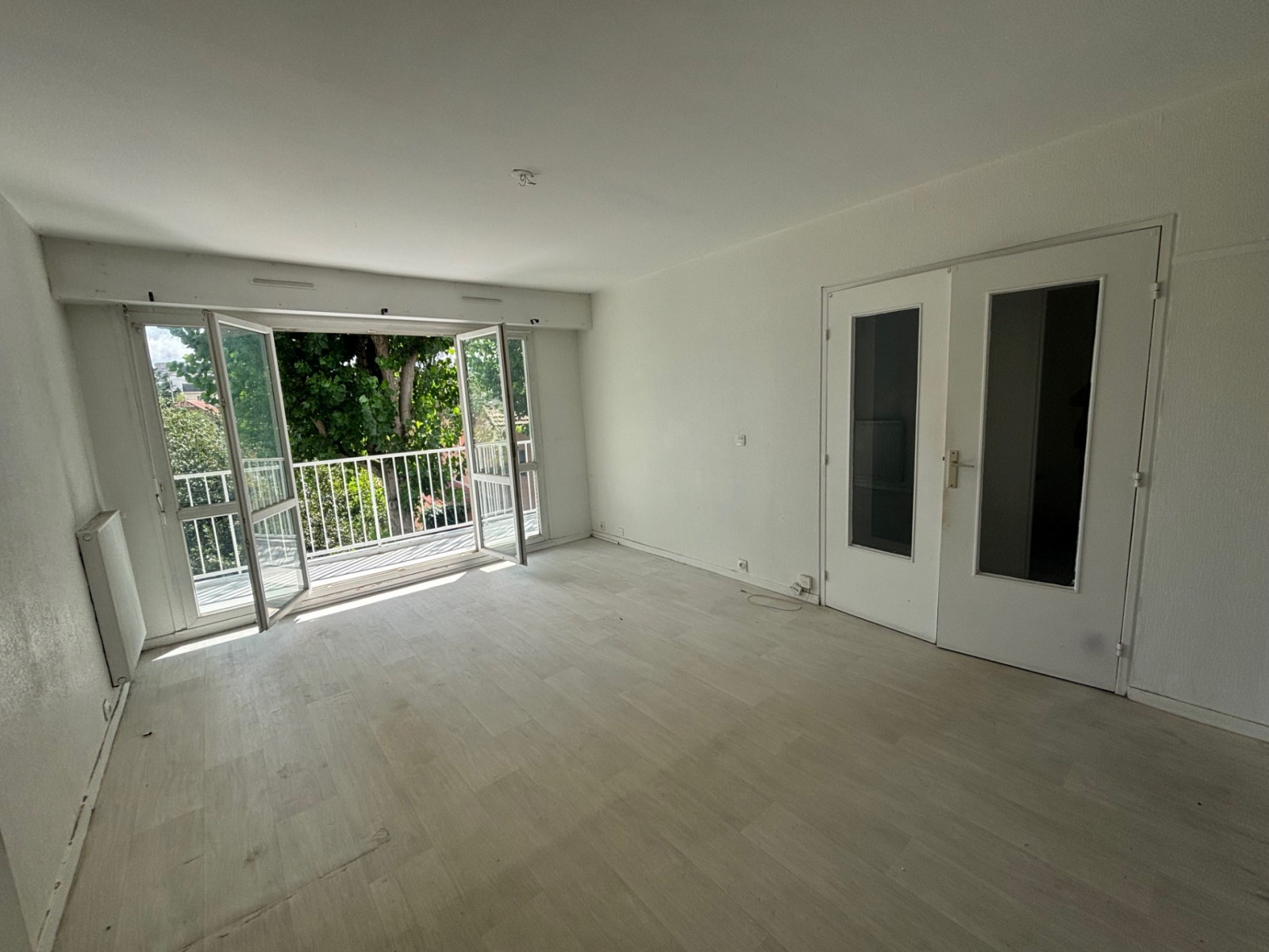 
                                                Vente
                                                 lot 431 Noisy-le-Grand