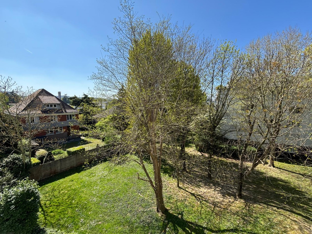 
                                                Vente
                                                 lot 418 Noisy-le-Grand