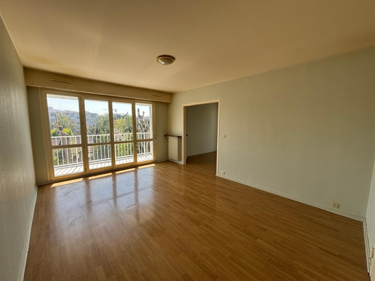 
                                                Vente
                                                 lot 418 Noisy-le-Grand