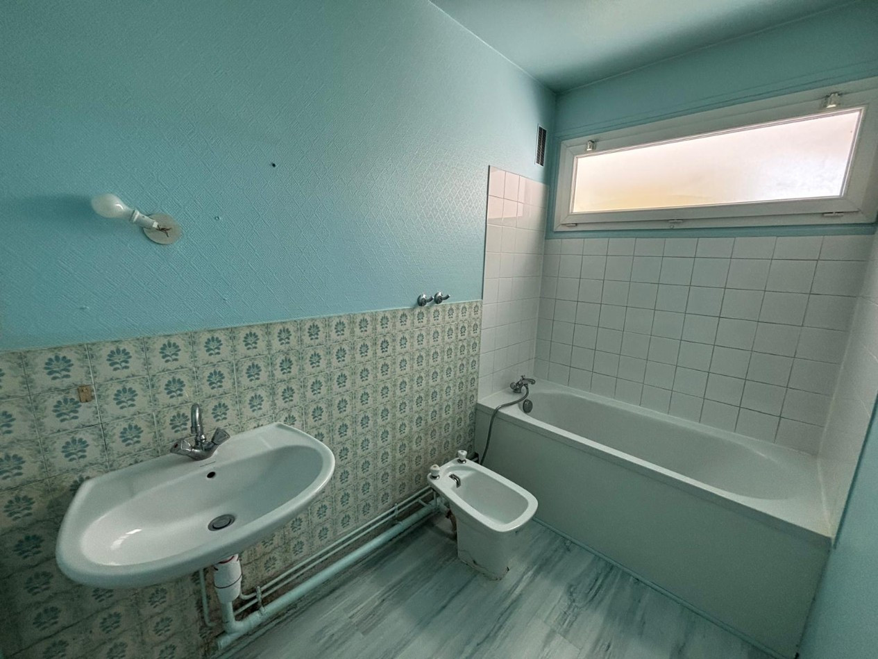 
                                                Vente
                                                 lot 418 Noisy-le-Grand