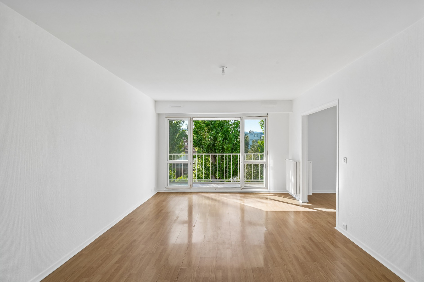 
                                                Vente
                                                 lot 418 Noisy-le-Grand