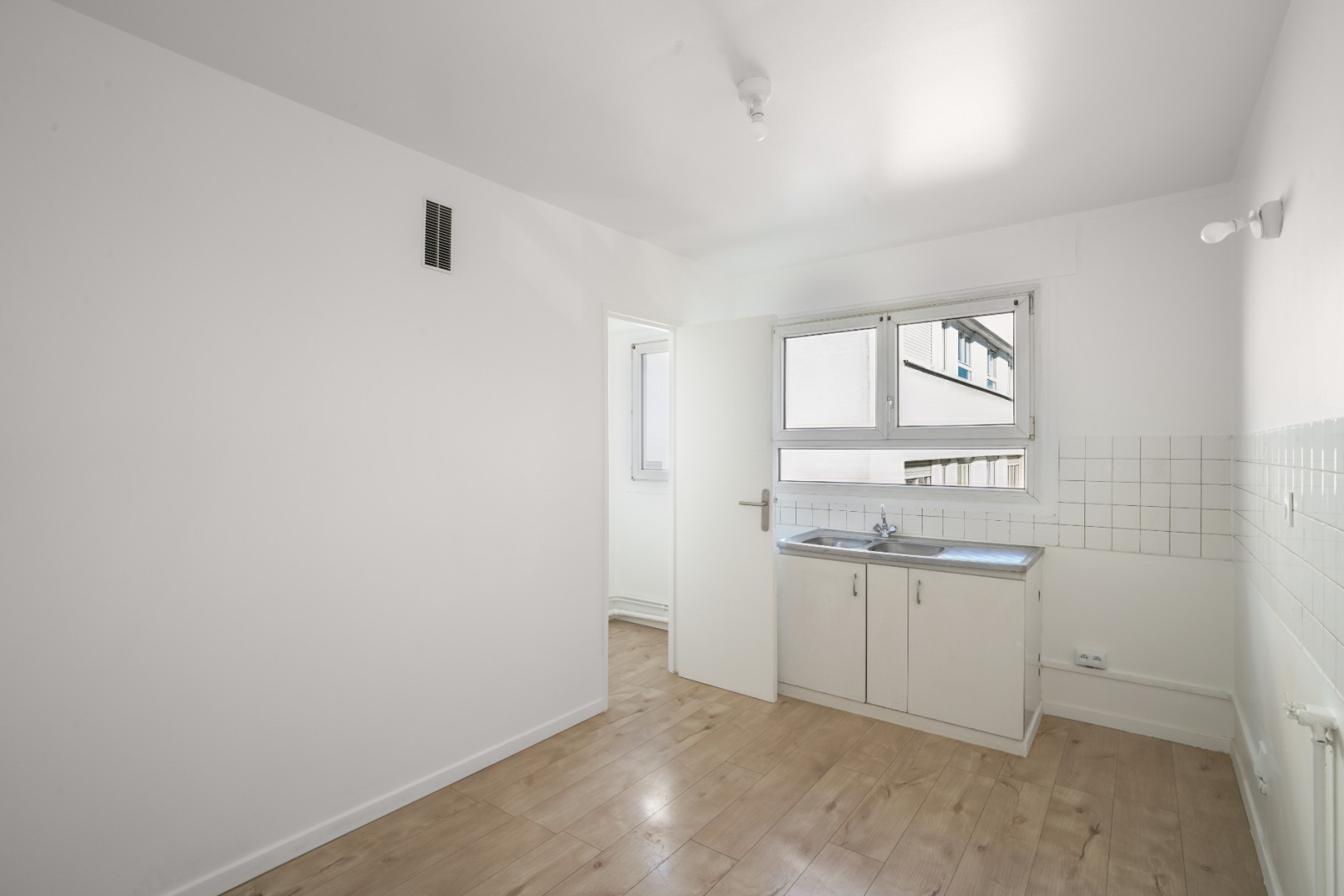 
                                                Vente
                                                 lot 418 Noisy-le-Grand