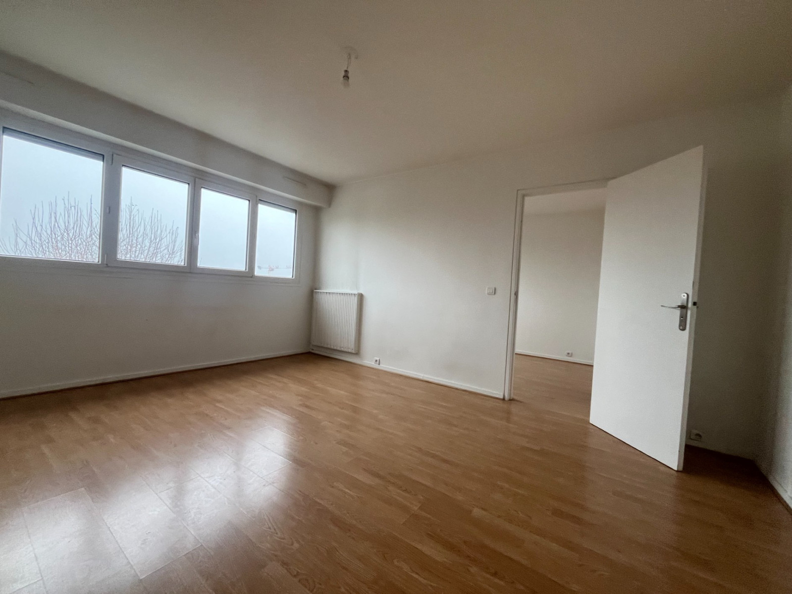 
                                                Vente
                                                 lot 433 Noisy-le-Grand