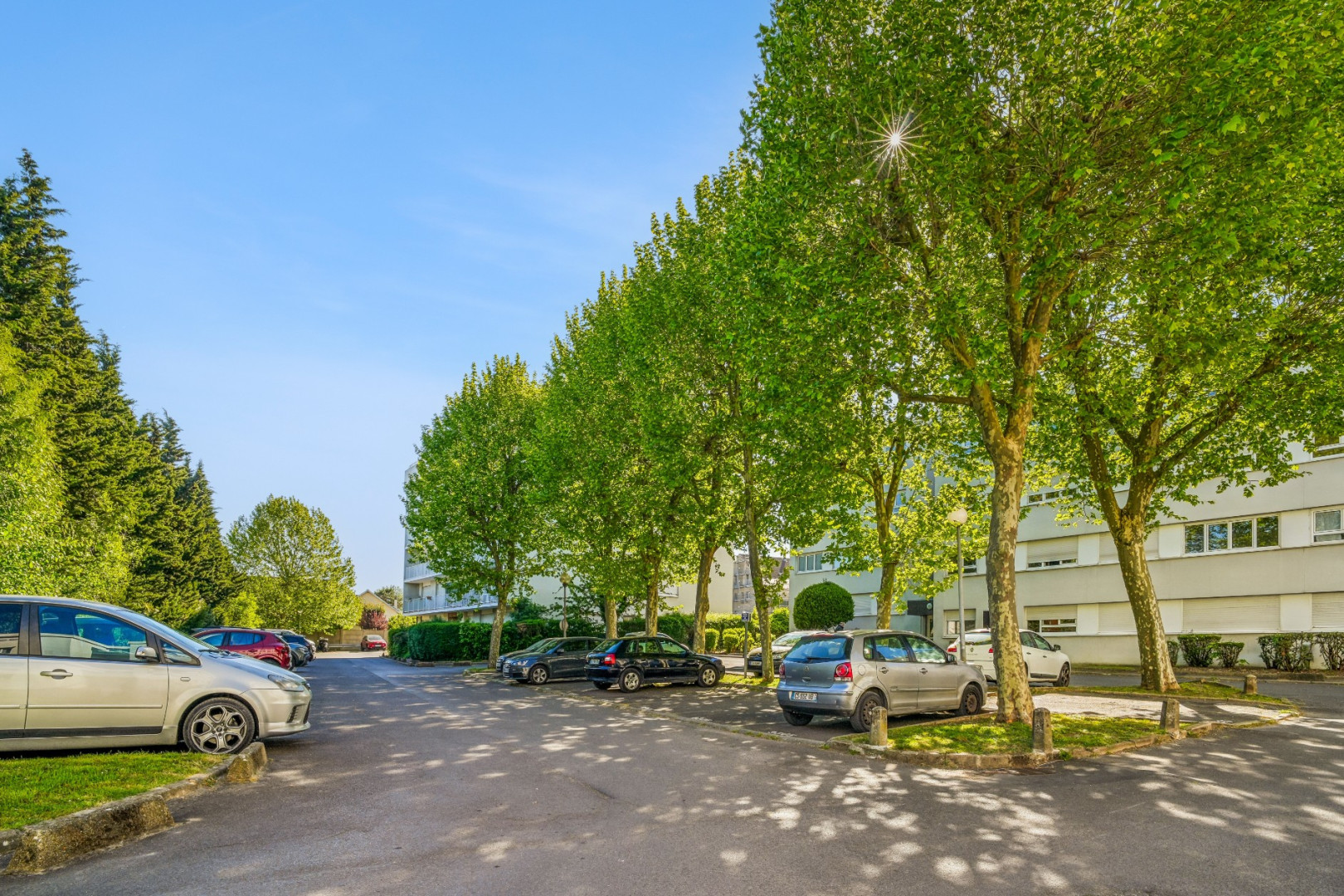 
                                                Vente
                                                 lot 433 Noisy-le-Grand