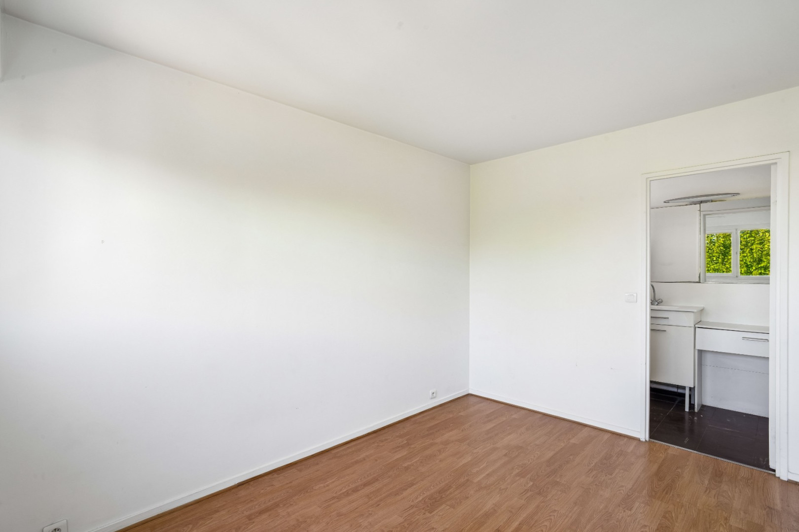 
                                                Vente
                                                 lot 433 Noisy-le-Grand