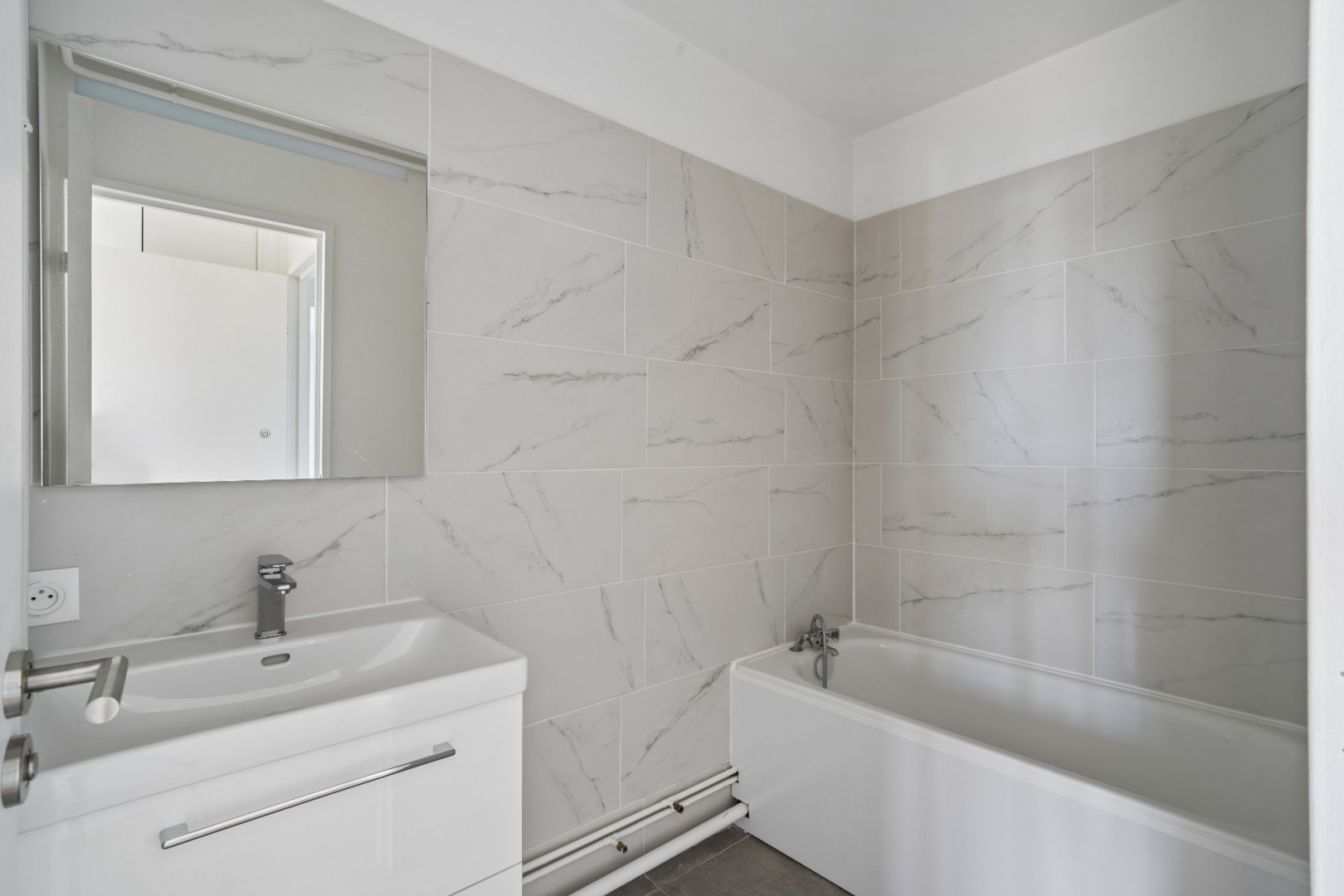 
                                                Vente
                                                 lot 518 Noisy-le-Grand