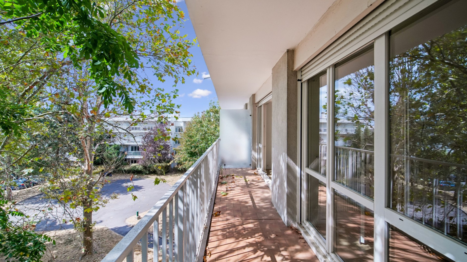 
                                                Vente
                                                 lot 333 Noisy-le-Grand