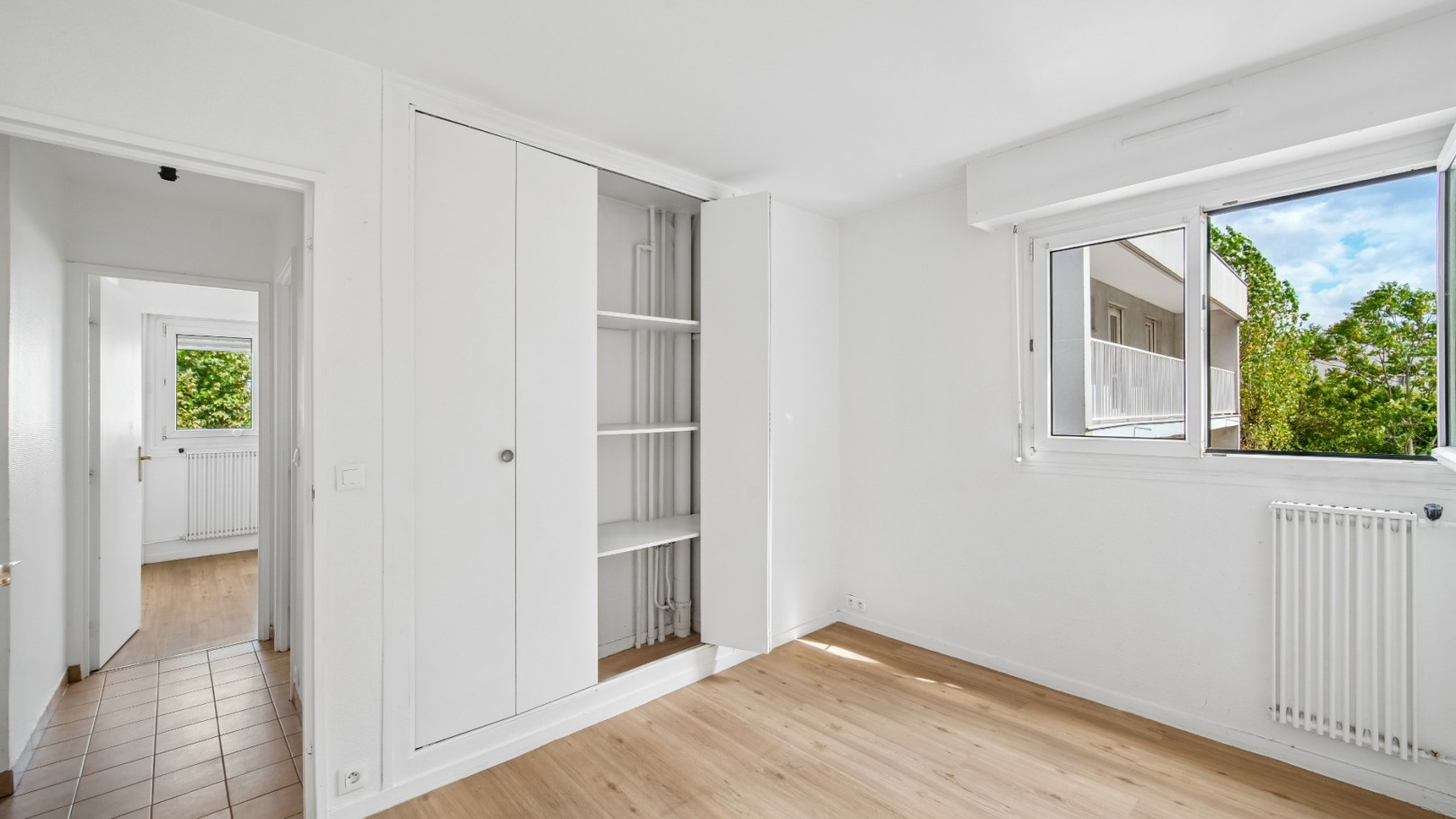 
                                                Vente
                                                 lot 333 Noisy-le-Grand