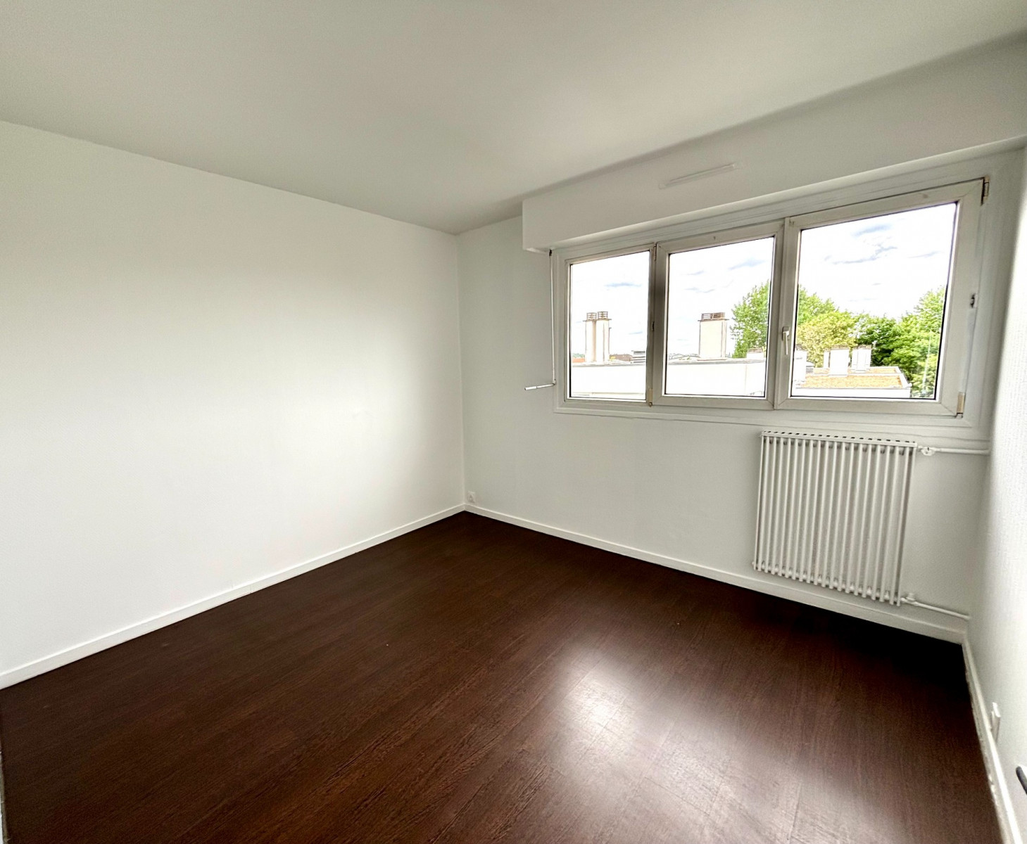
                                                Vente
                                                 lot 519 Noisy-le-Grand