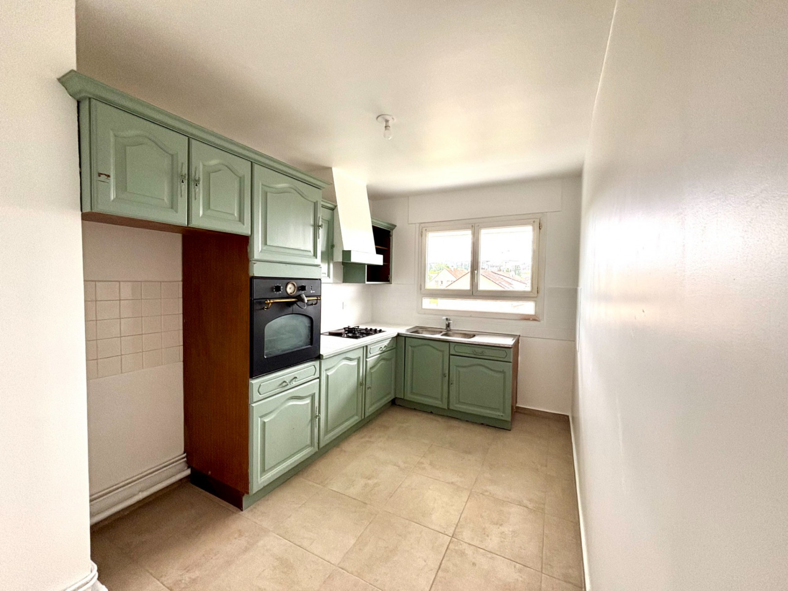 
                                                Vente
                                                 lot 519 Noisy-le-Grand