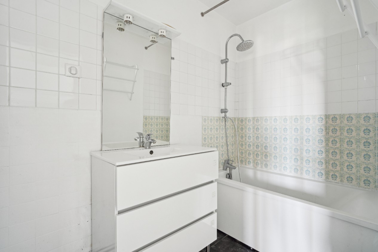 
                                                Vente
                                                 lot 522 Noisy-le-Grand