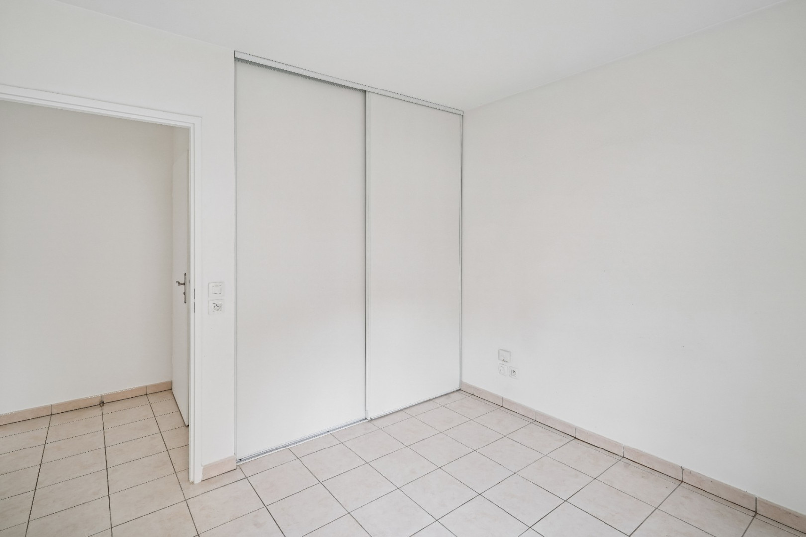 
                                                Vente
                                                 Lot C28 St Denis