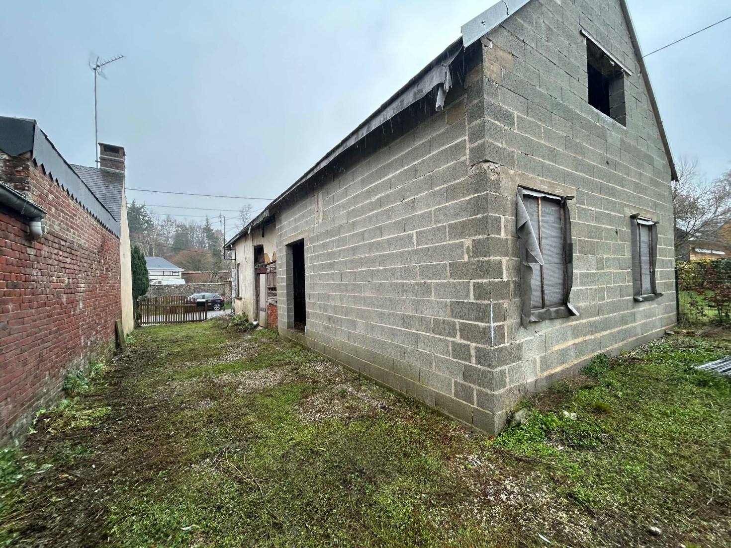 
                                                Vente
                                                 Lot de 2 maisons à rénover avec jardin