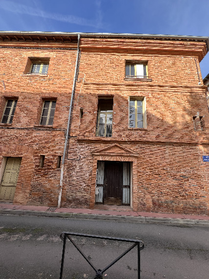 
                                                Vente
                                                 Lot de deux biens / appartement + local commercial