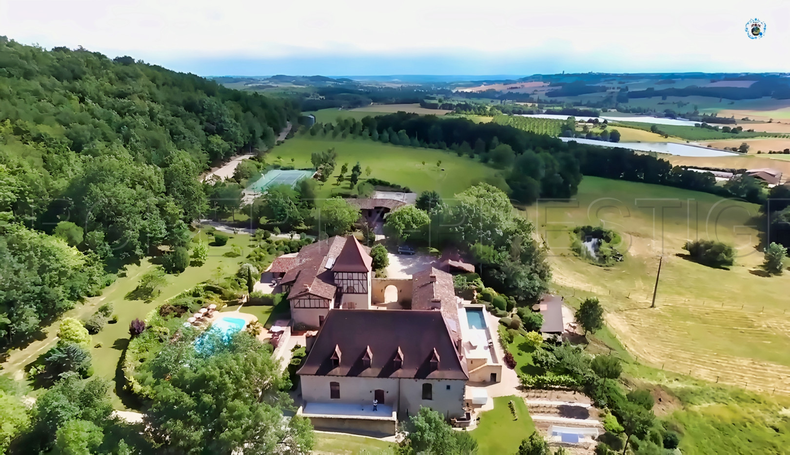 
                                                Vente
                                                 LOT ET GARONNE DOMAINE XVème 35 HECTARES