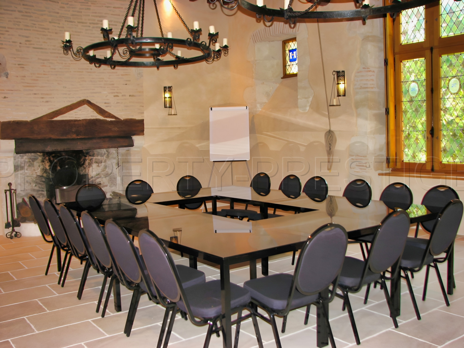 
                                                Vente
                                                 LOT ET GARONNE DOMAINE XVème 35 HECTARES