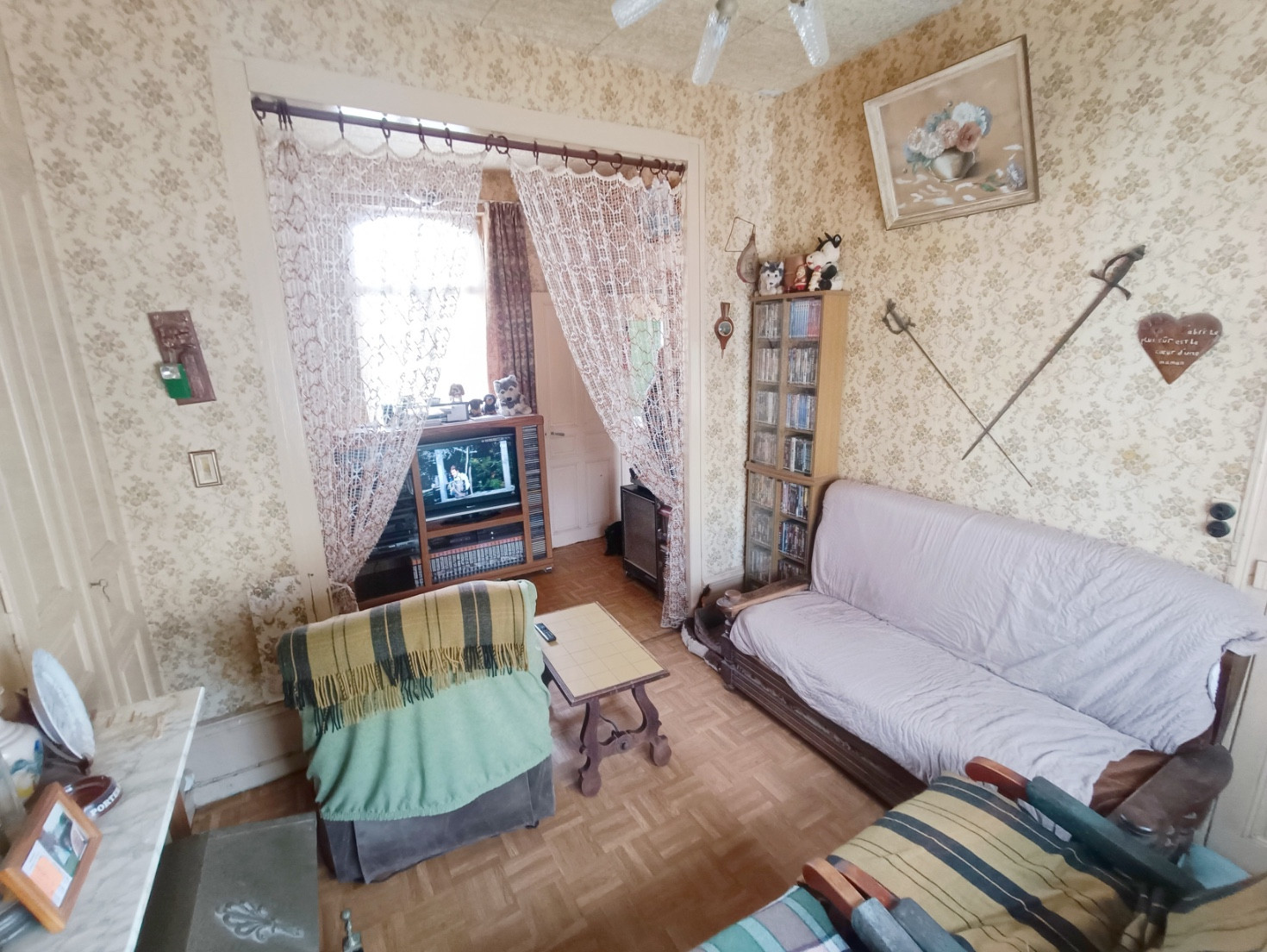 Vente
                                                 Lot maison à rénover et 43 garages