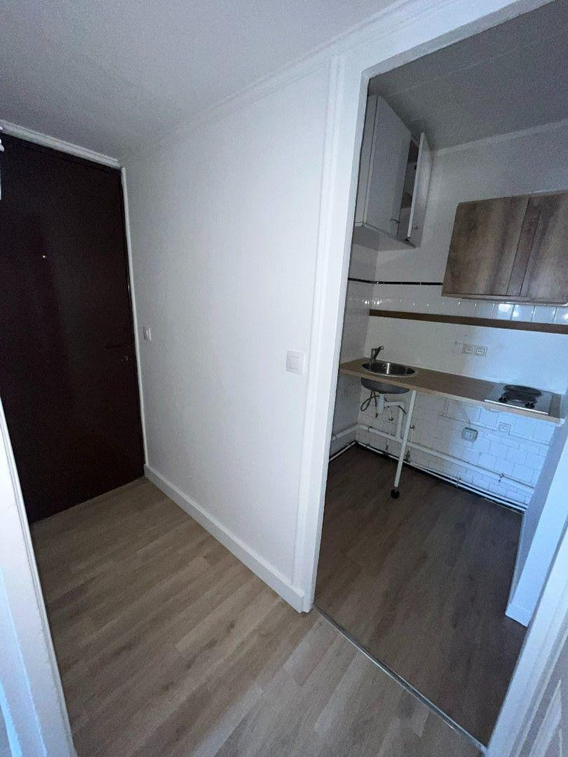 
                                                Location
                                                 Loue 2 pièces bien équipé à Noisy-le-Sec