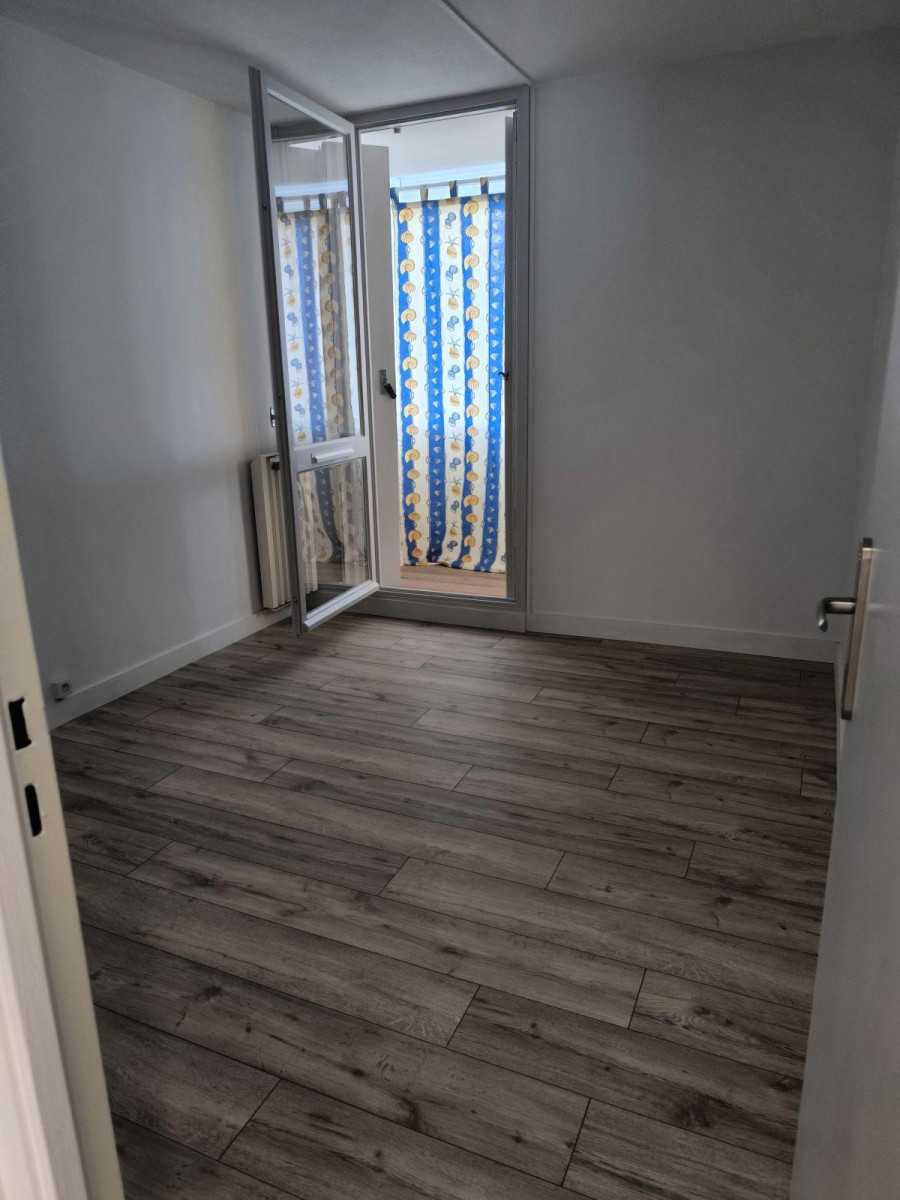 
                                                Location
                                                 Loue 4  chambre en colocation