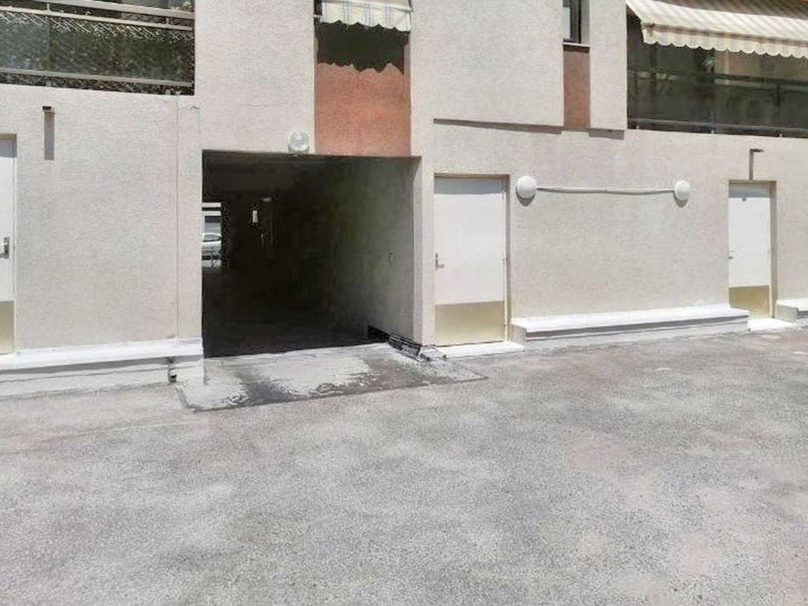 
                                                Location
                                                 Loue 40 m2 à Biot (proche Sophia-Antipolis)