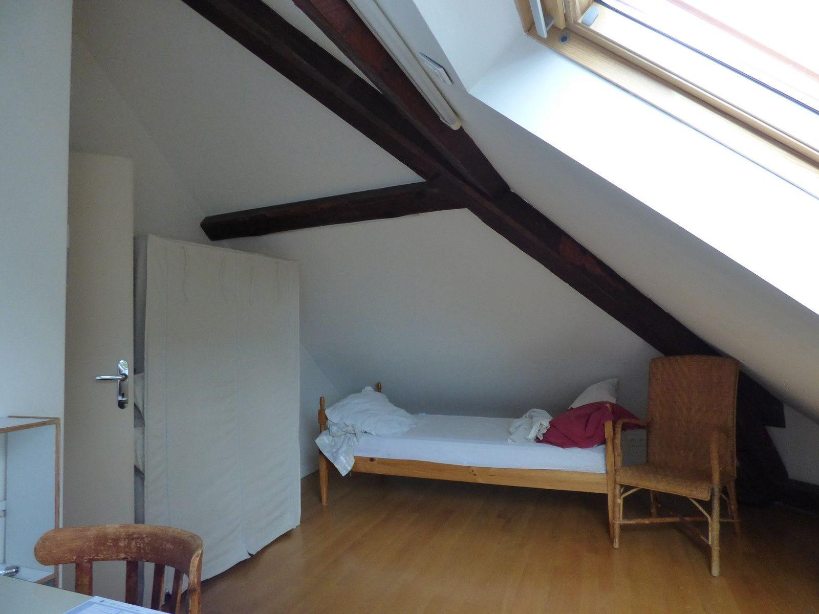 
                                                Colocation
                                                 Loue à étudiants grande chambre meublée sur 69160