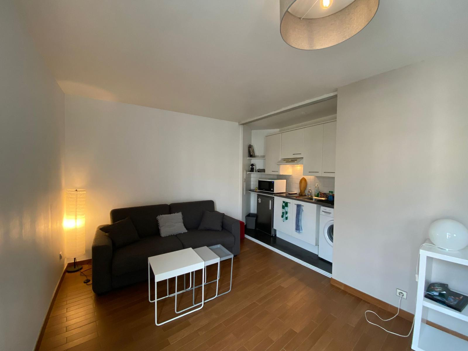 
                                                Location
                                                 Loue agréable Studio meublé 29 m²