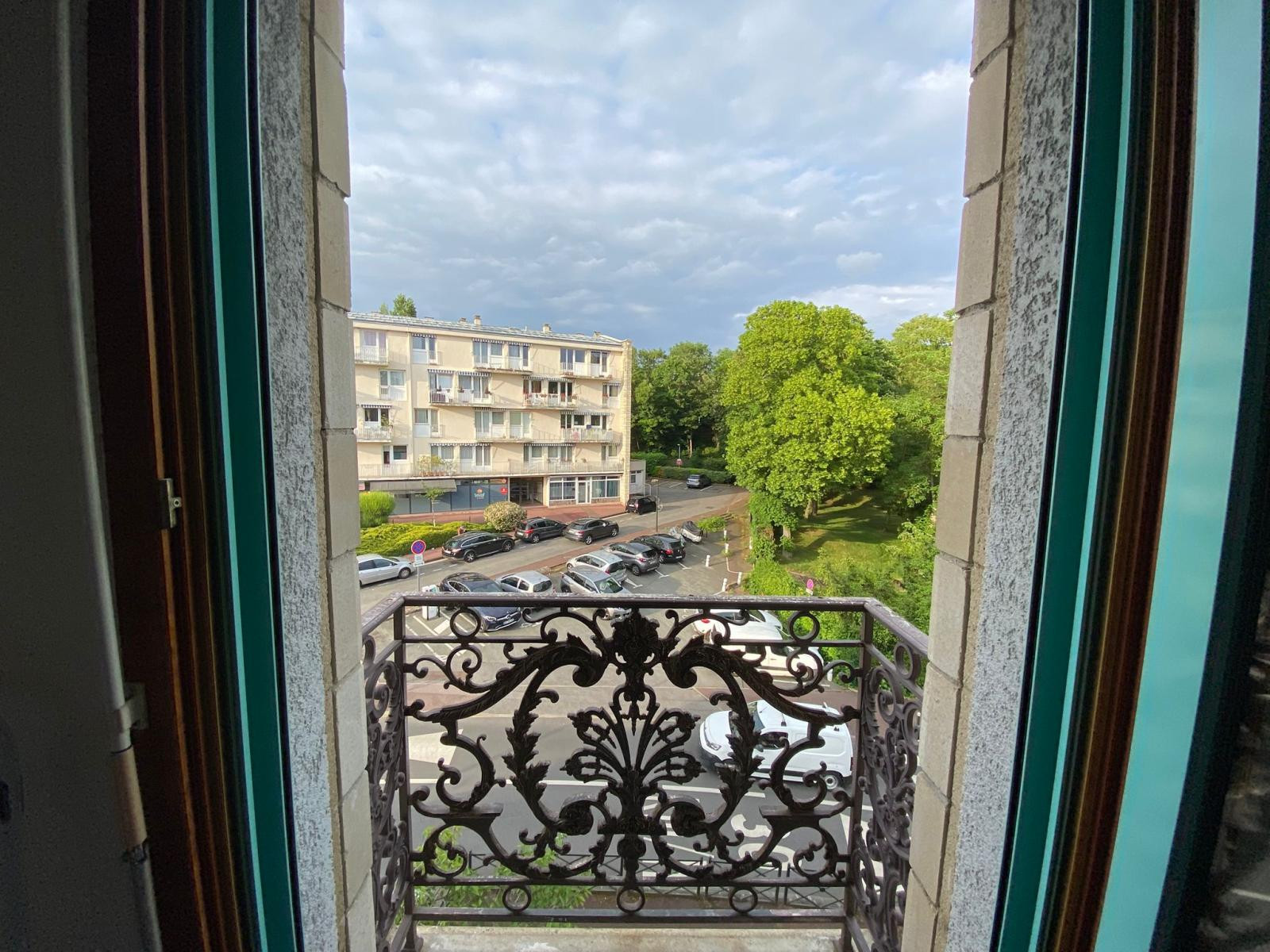 
                                                Location
                                                 Loue agréable Studio meublé 29 m²