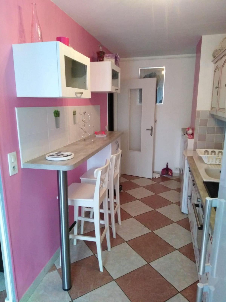 
                                                Location
                                                 Loue appart meublé en colocation choisie par vous