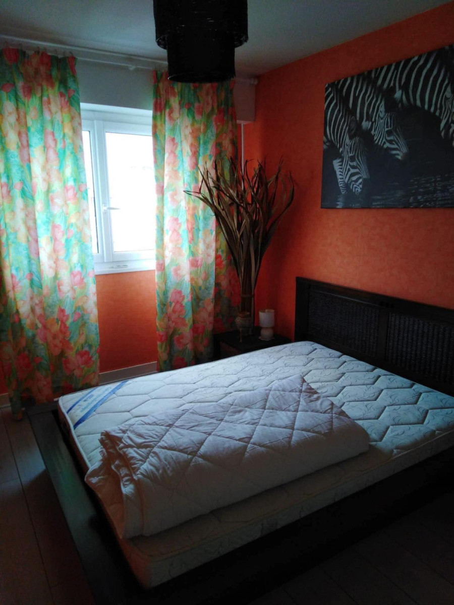 
                                                Location
                                                 Loue appart meublé en colocation choisie par vous