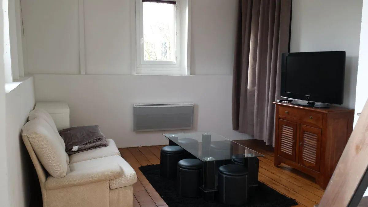 
                                                Location
                                                 Loue appartement 28m² quartier St Leu