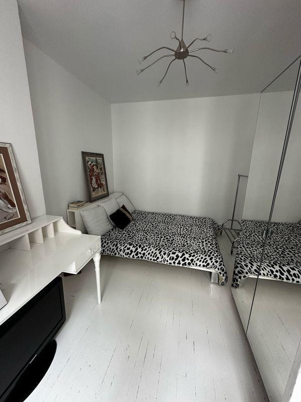 
                                                Location
                                                 Loue appartement 29m² Abbesses